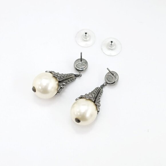 CHANEL CC Logos Pearl dangle Stud Earrings Gray Tone 03P Auth w/Box t1088 - Picture 3 of 5